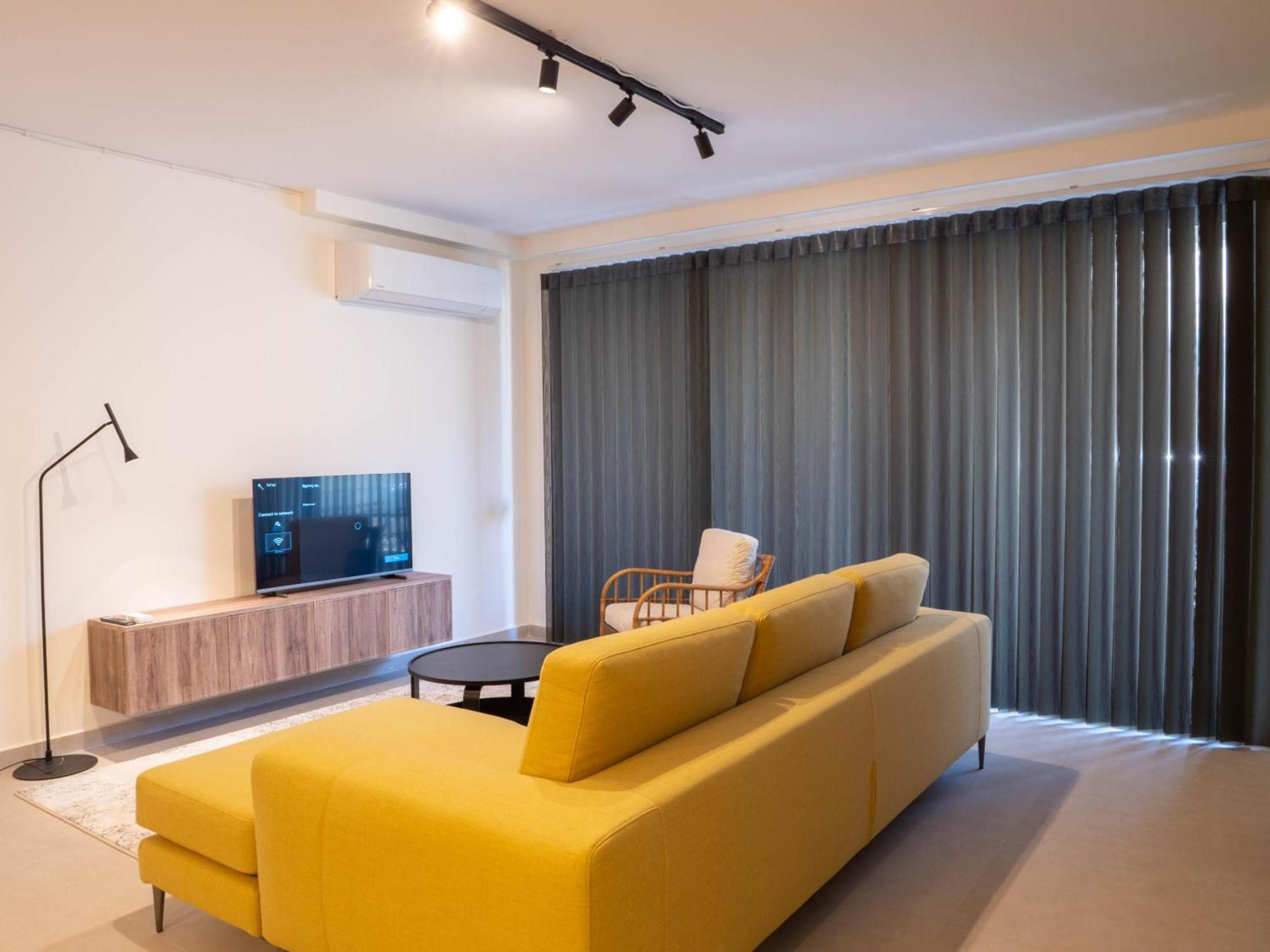 Ultra Modern Off St Julians Apartment San Ġiljan
